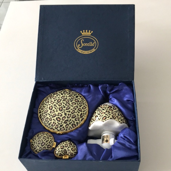 Sorelle fine porcelain jewelry box - Picture 1 of 9